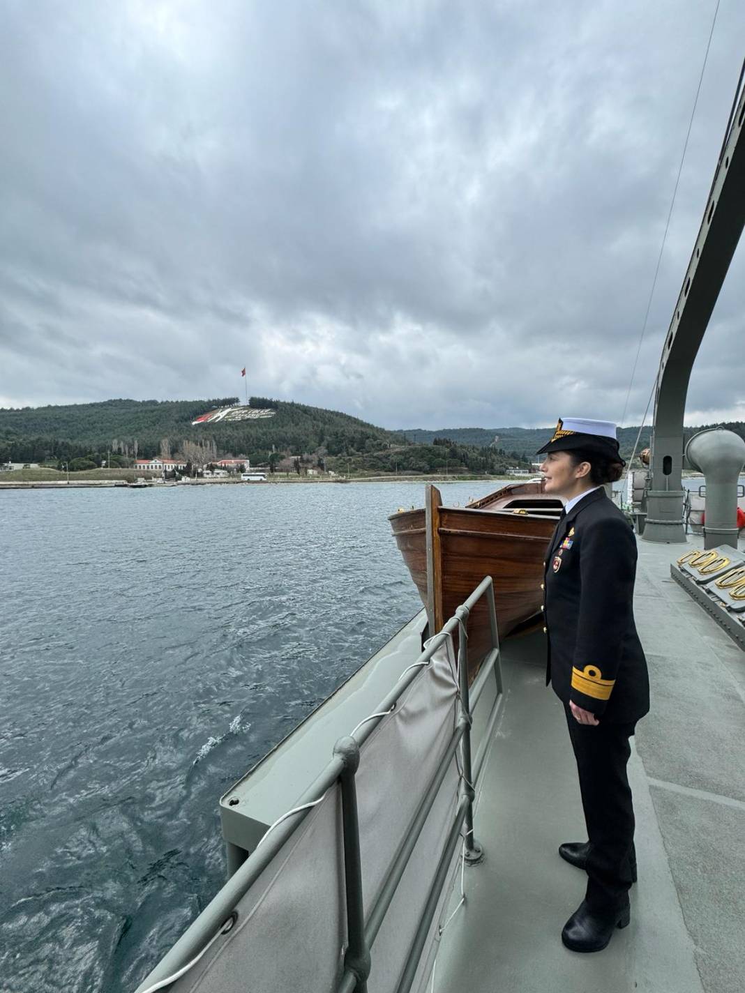 İlk kadın amirali Gökçen Fırat Deniz Harp Okulu öğrencileriyle TCG Nusret'te buluştu 22